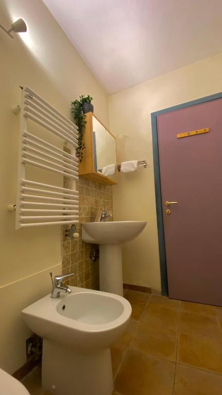 A bathroom at ARTISTICO - Artistic flat in front of GUGGENHEIM COLLECTION