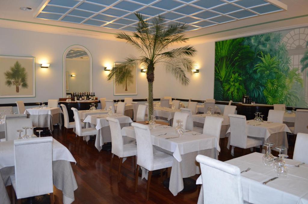 Restaurace v ubytování Albergo Giardino