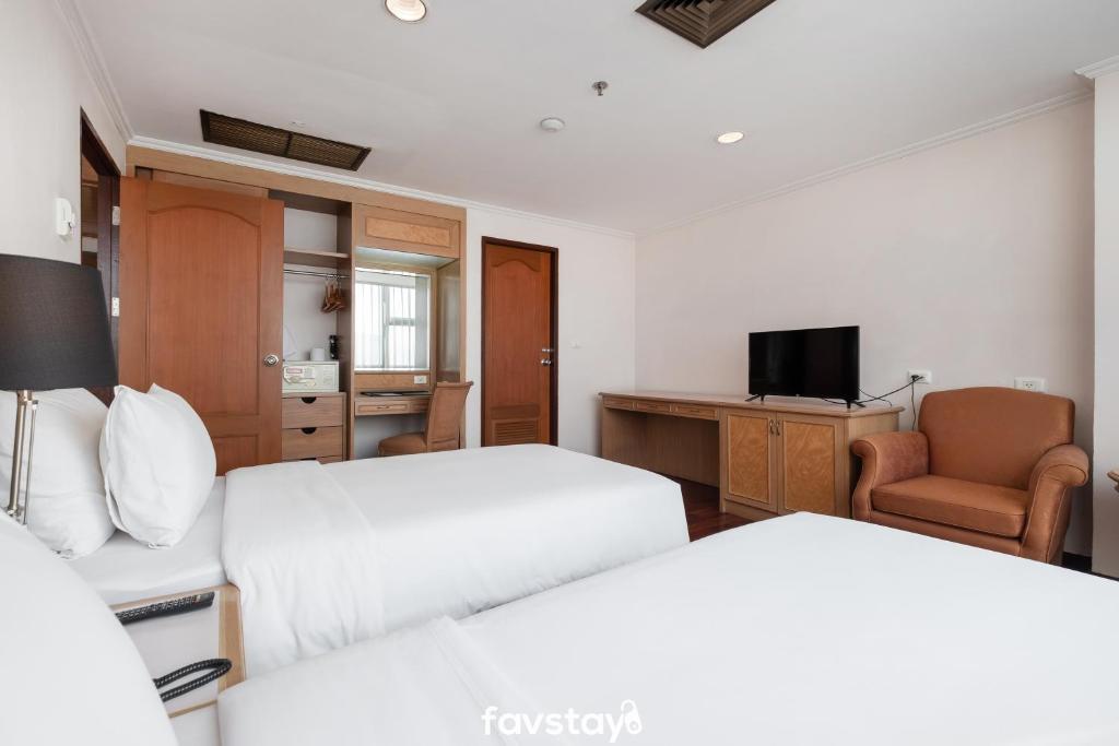 Grand Tower Inn Suite And Residence Bangkok Thailand Booking Com