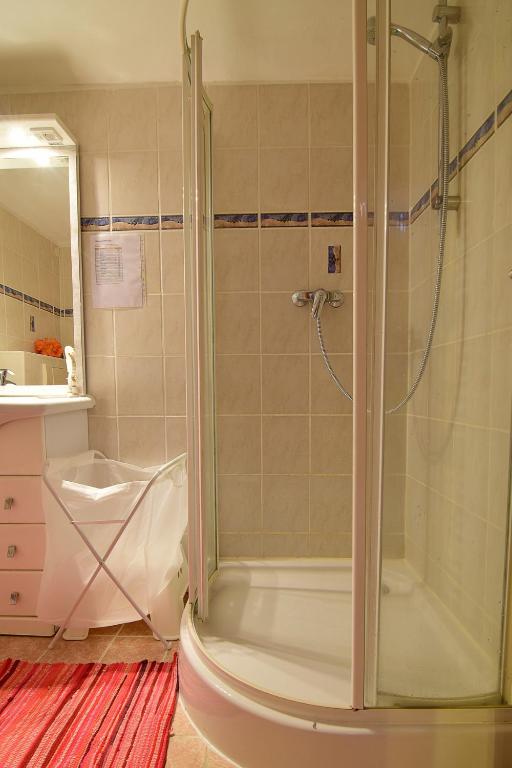 A bathroom at Linz Apartment Comfort-Size
