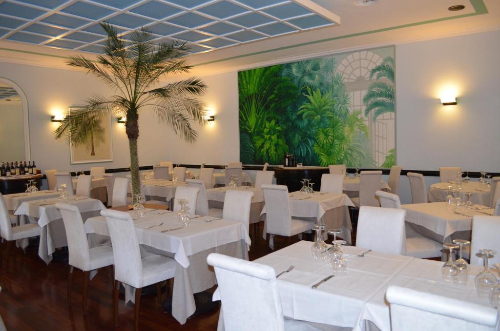 Restaurace v ubytování Albergo Giardino