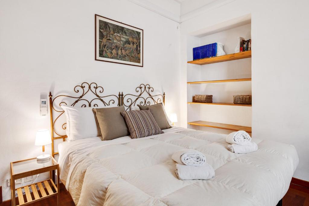 GuestHost - Porta Rossa Apartments near Ponte Vecchio