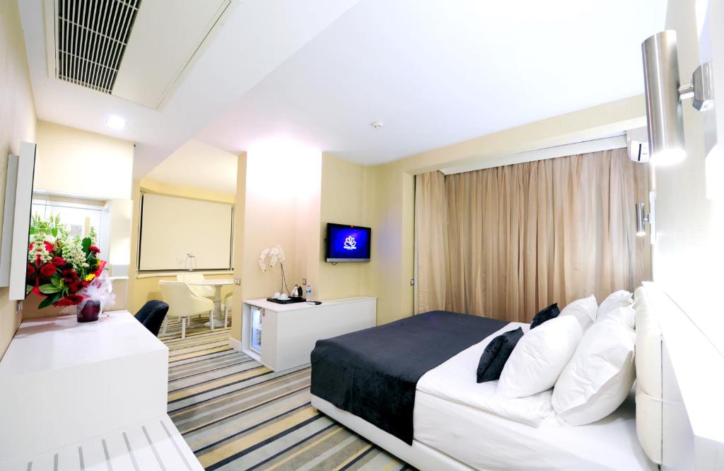 Grand Nora Hotel