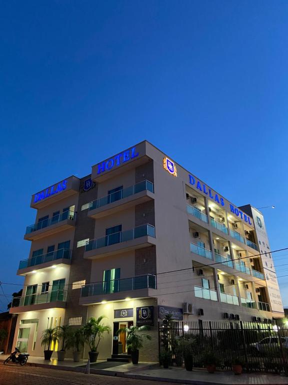  Dallas Hotel Premium