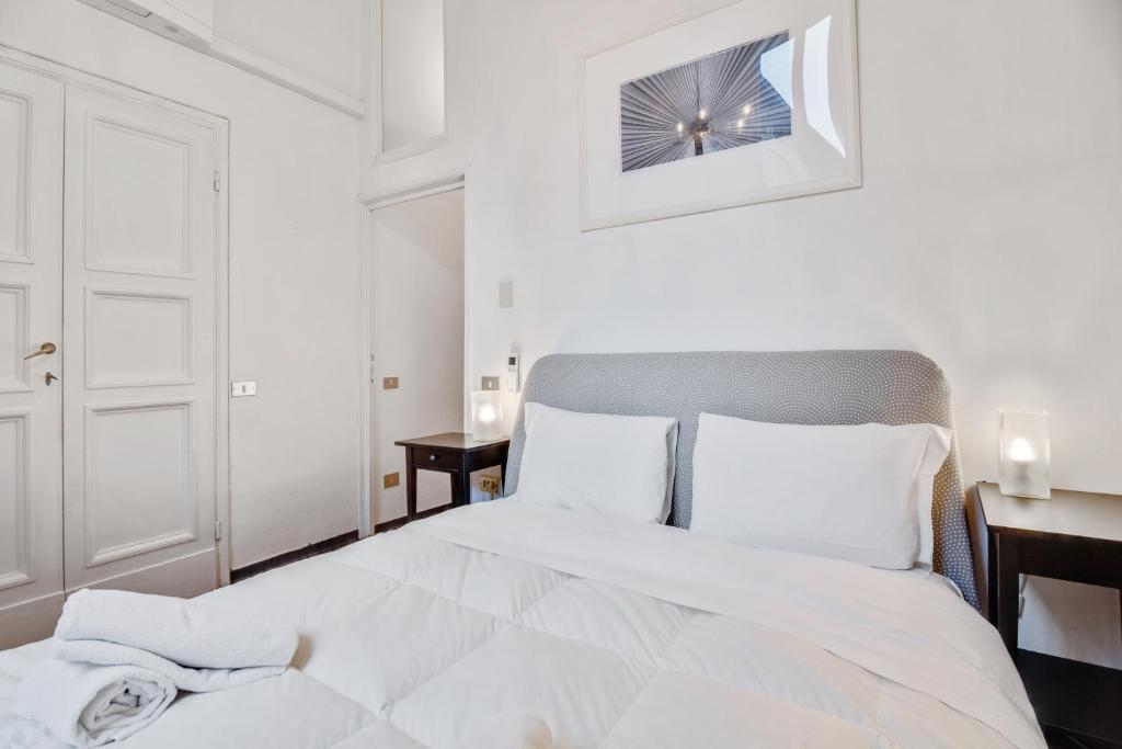 GuestHost - Porta Rossa Apartments near Ponte Vecchio - One-Bedroom Apartment