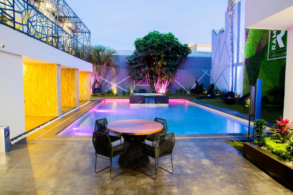 Bazén v ubytování Ramë Hotel Boutique nebo v jeho okolí