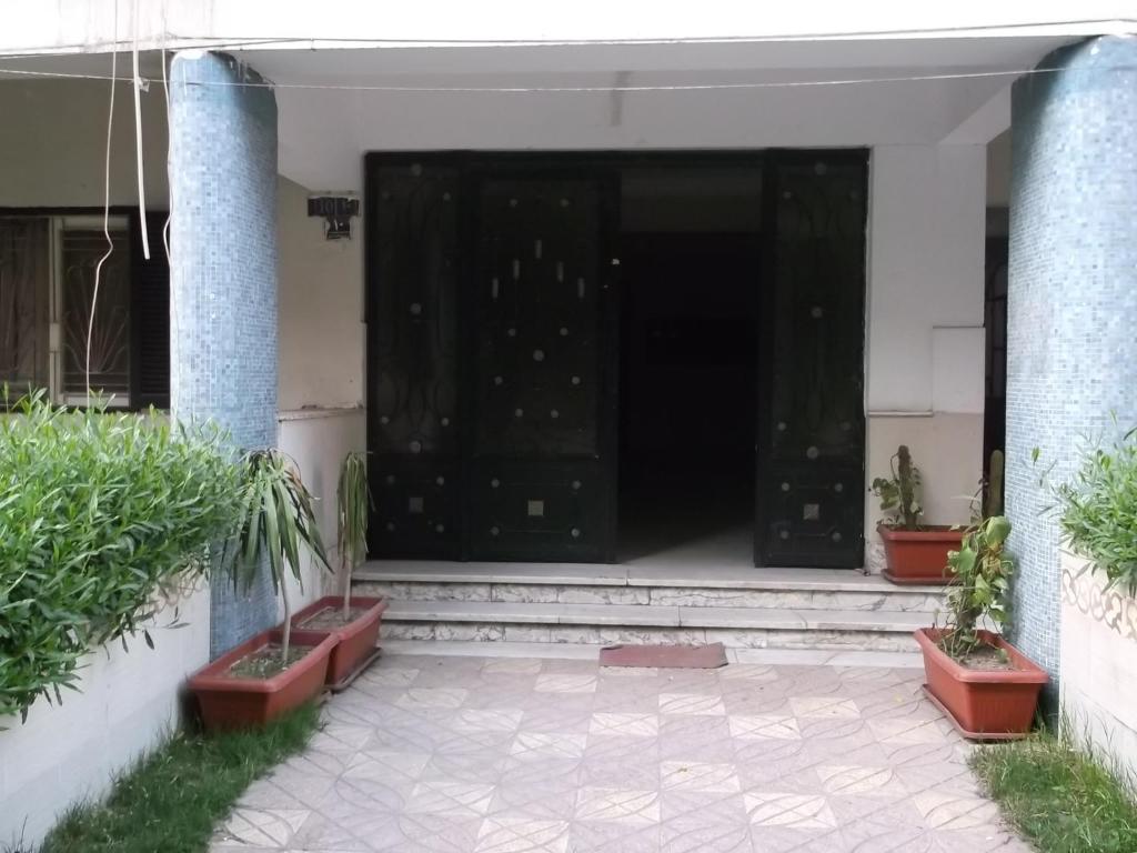 One-Bedroom Apartment at El Maali Street - отзывы и видео