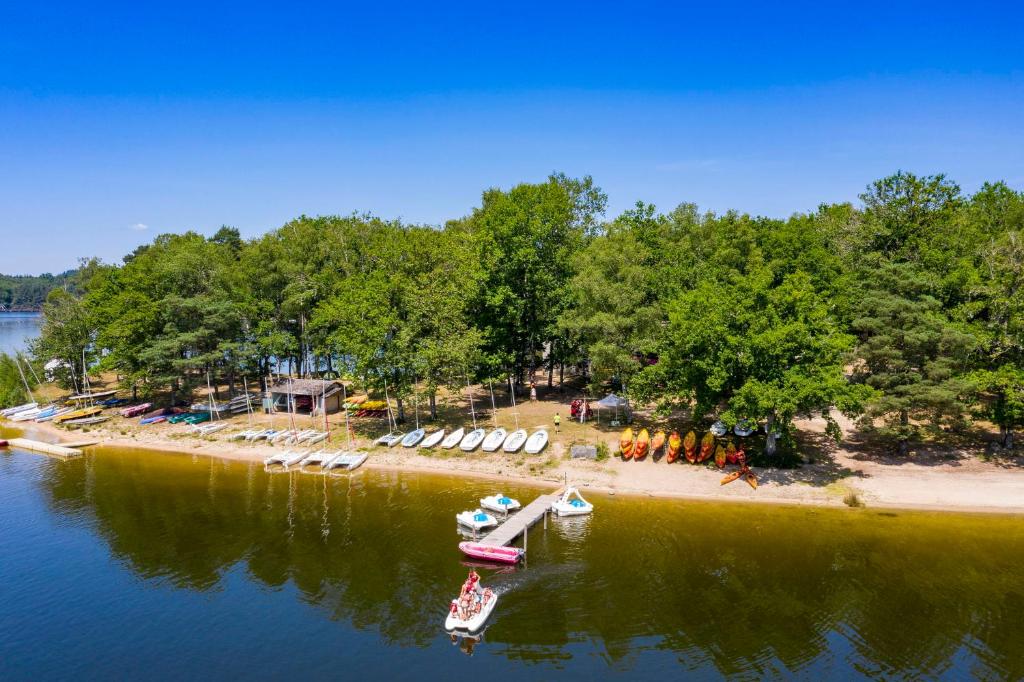 Imagen de la galería de Camping du Lac, en Marcillac-la-Croisille