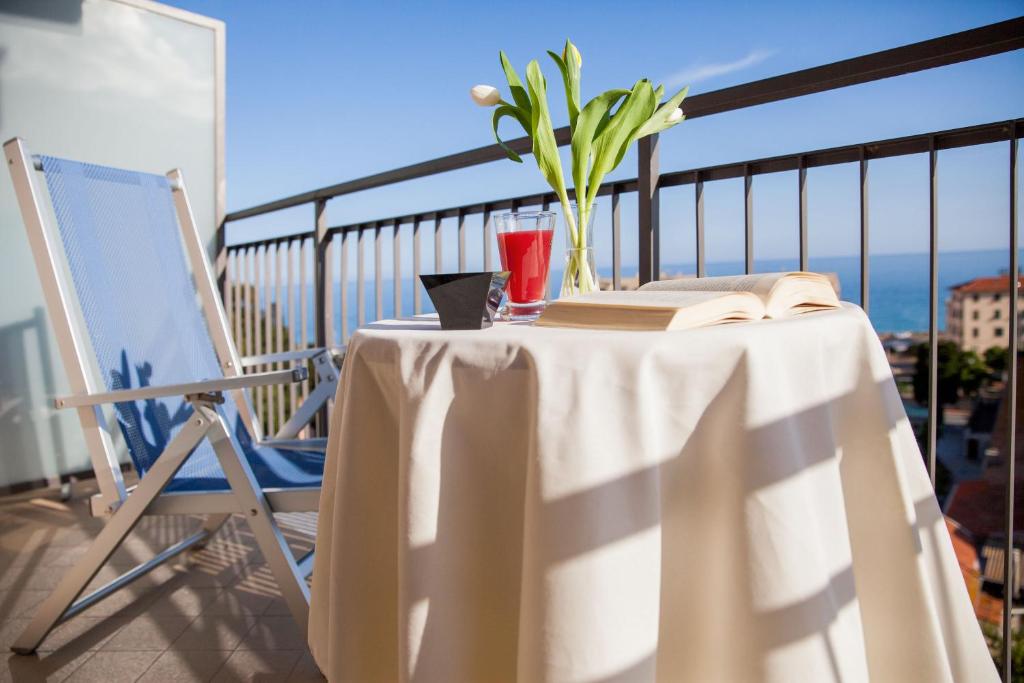 Hotel Europa - Quadruple Room With Sea View