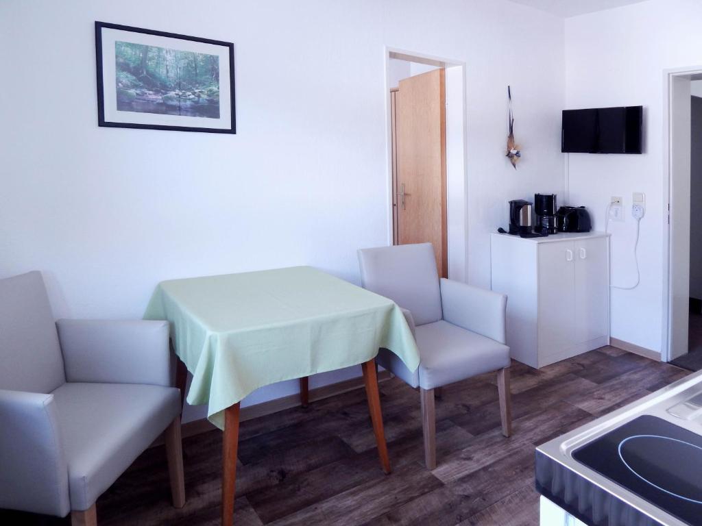 Pension und Fewo Hohe Rhön - Apartamento De Dos Dormitorios