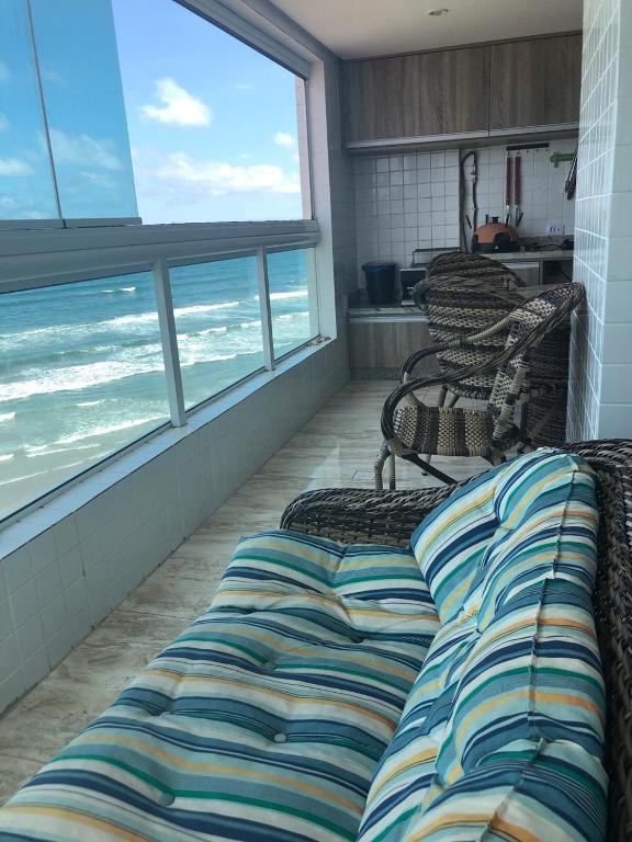  Mongaguá com vista para o Mar pé na areia