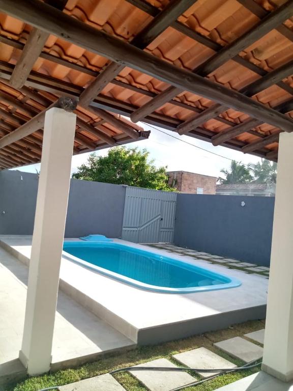  Casa grande com Piscina em coroa vermelha