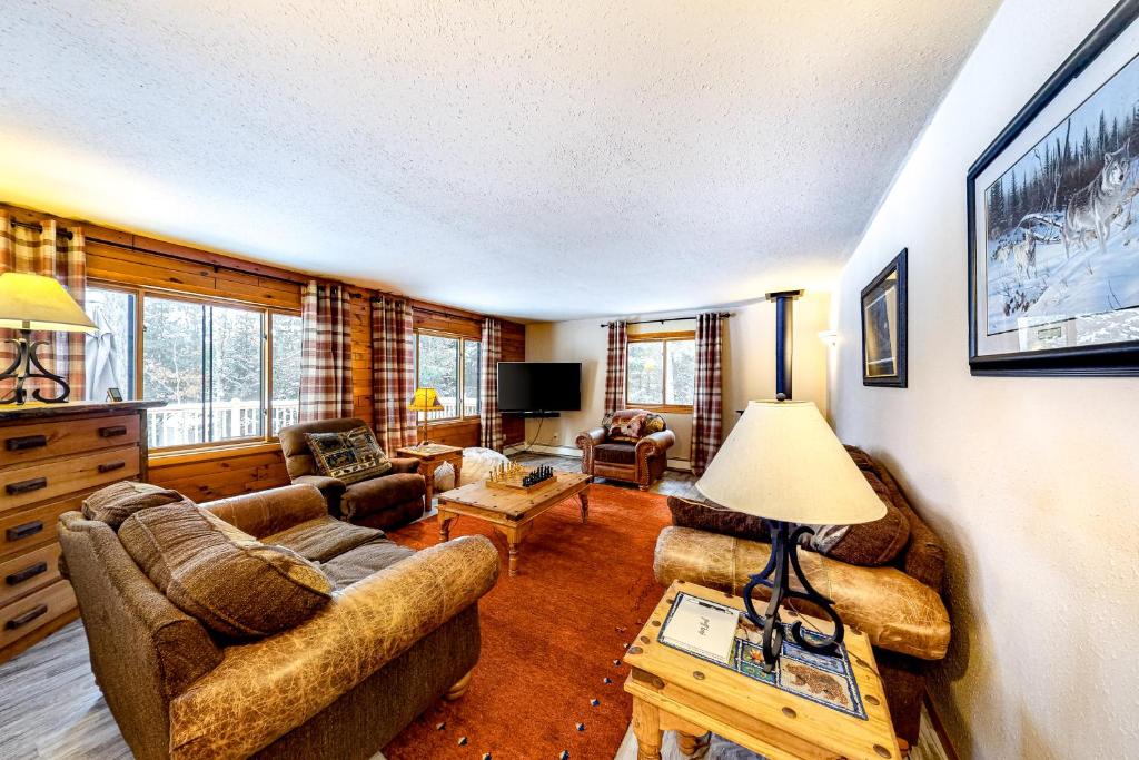 Kape Eagle Lodge, Eagle River (updated prices 2024)