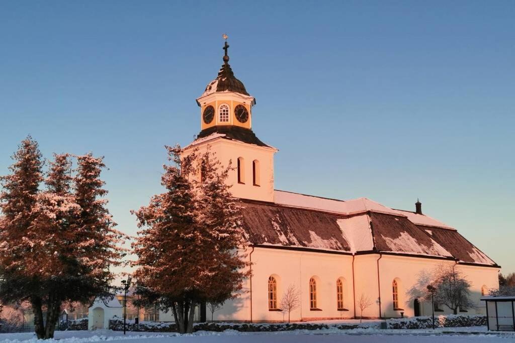 Fotografie z fotogalerie ubytování Idyllisk nybyggd stuga på Sollerön. v destinaci Sollerön