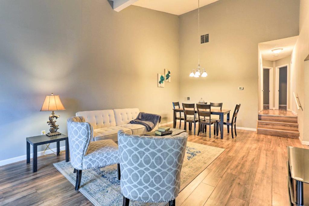 Inviting Poconos Getaway with Deck Ski and Hike! - Appartement