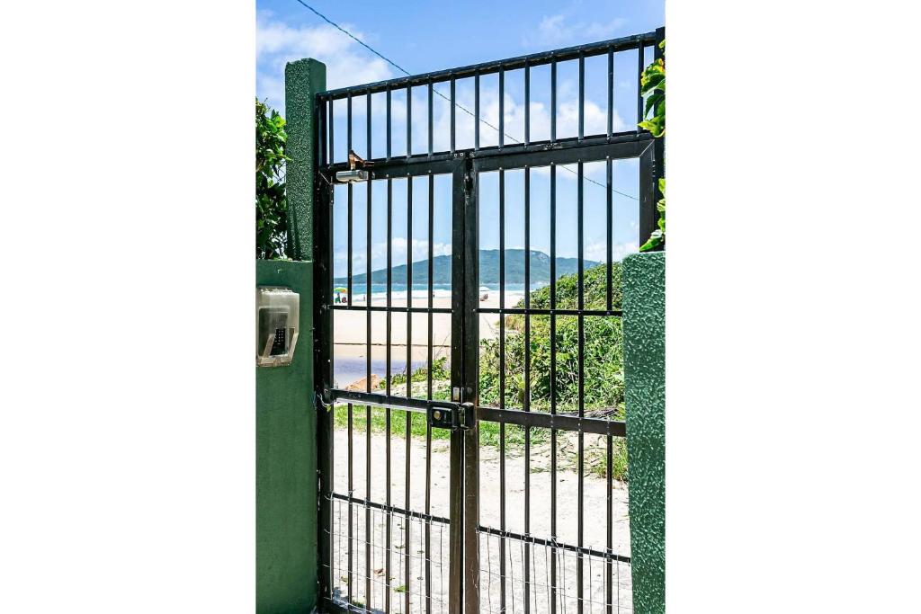  Apto com vista panorâmica de frente p/ mar POR204