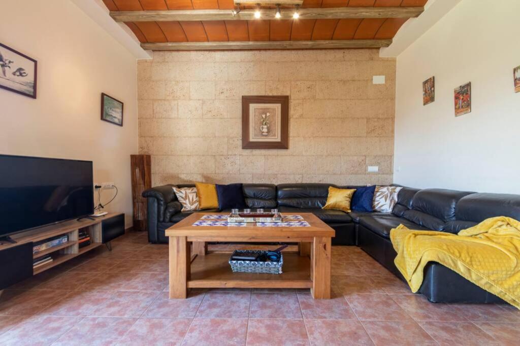 A seating area at Lo Guaret.