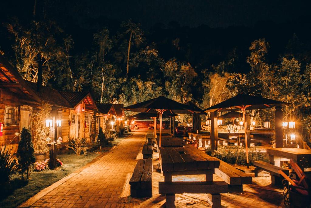  Art BBQ Lodge
