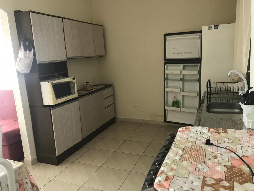 Sobrado 04 em condomínio perto da praia