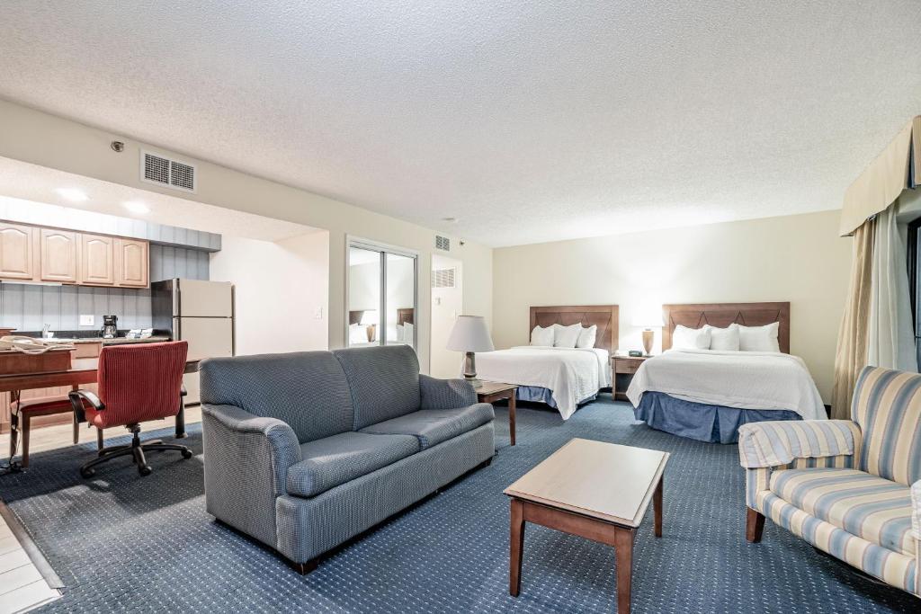 Posezení v ubytování Doral Inn & Suites Miami Airport West