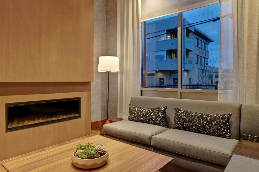 Posezení v ubytování Hyatt Place Prince George
