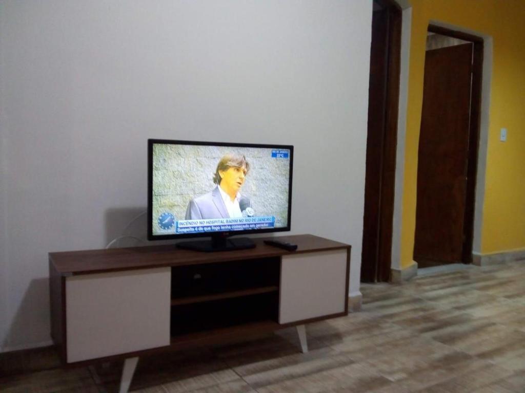 Televisyen dan/atau pusat hiburan di Temporada Casa dos sonhos Peruíbe