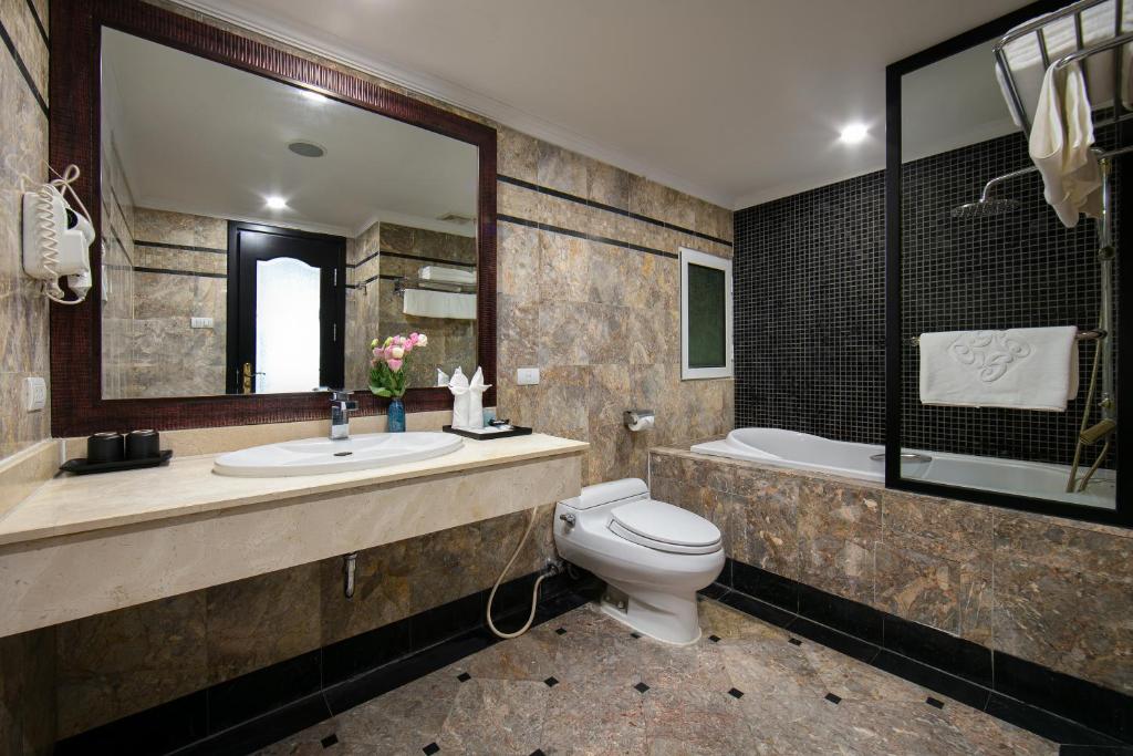 Koupelna v ubytování Scent Premium Hotel