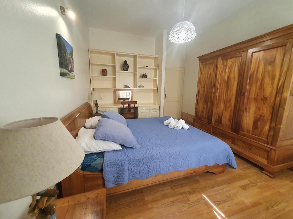 Postel nebo postele na pokoji v ubytování VILLA Tsara
