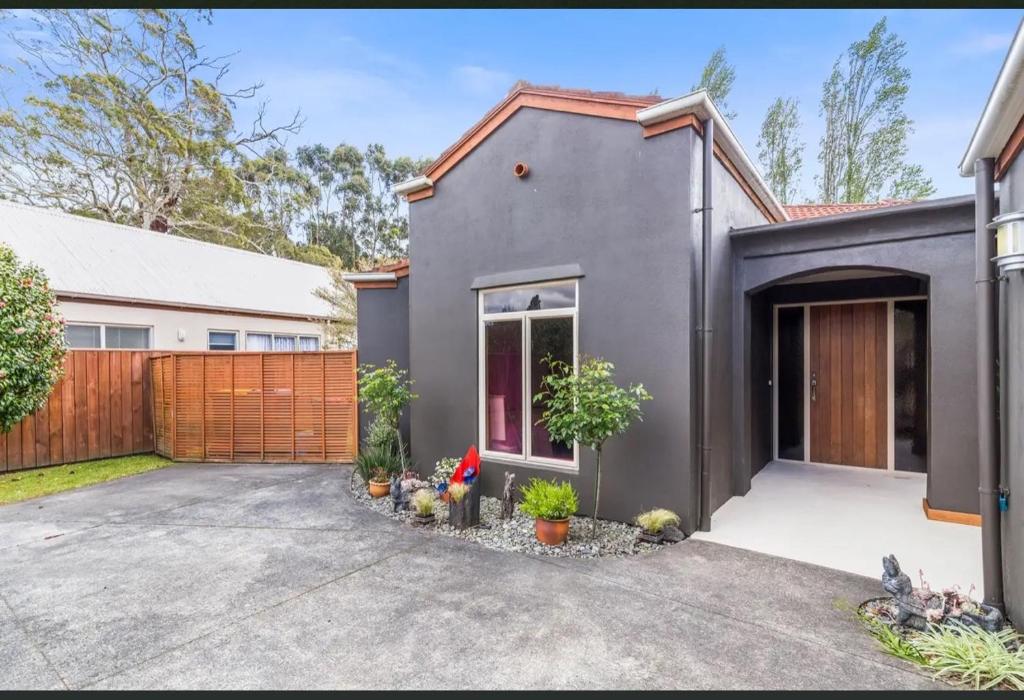 Private and Perfect for Families, Rotorua Escape - Four-Bedroom House