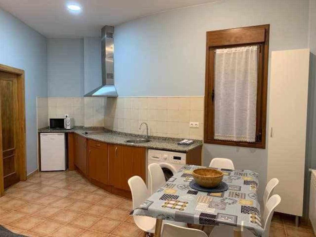 Kuchyň nebo kuchyňský kout v ubytování Cumbres de los Picos Apartamento Urriellu