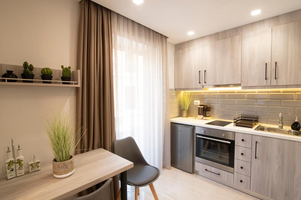 Kuchnia lub aneks kuchenny w obiekcie Αqua Dream Beach Apartment