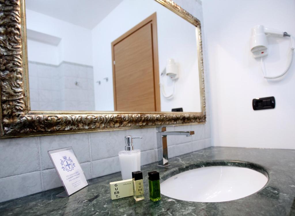 Koupelna v ubytování Luxury Room Vittorio Emanuele II