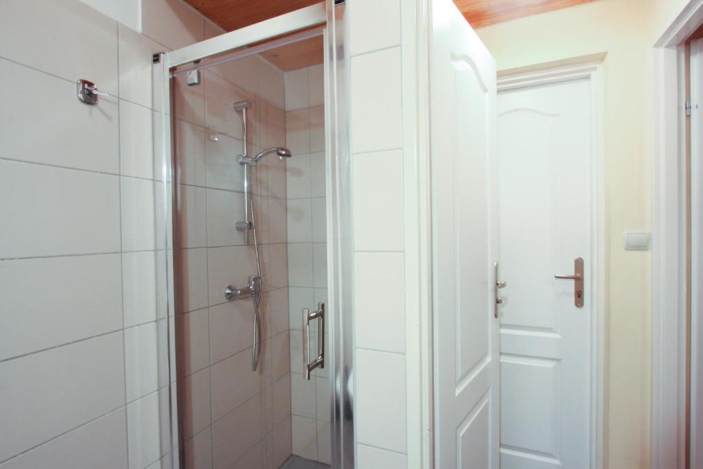 Domki Ajna Park w uzdrowisku - 12