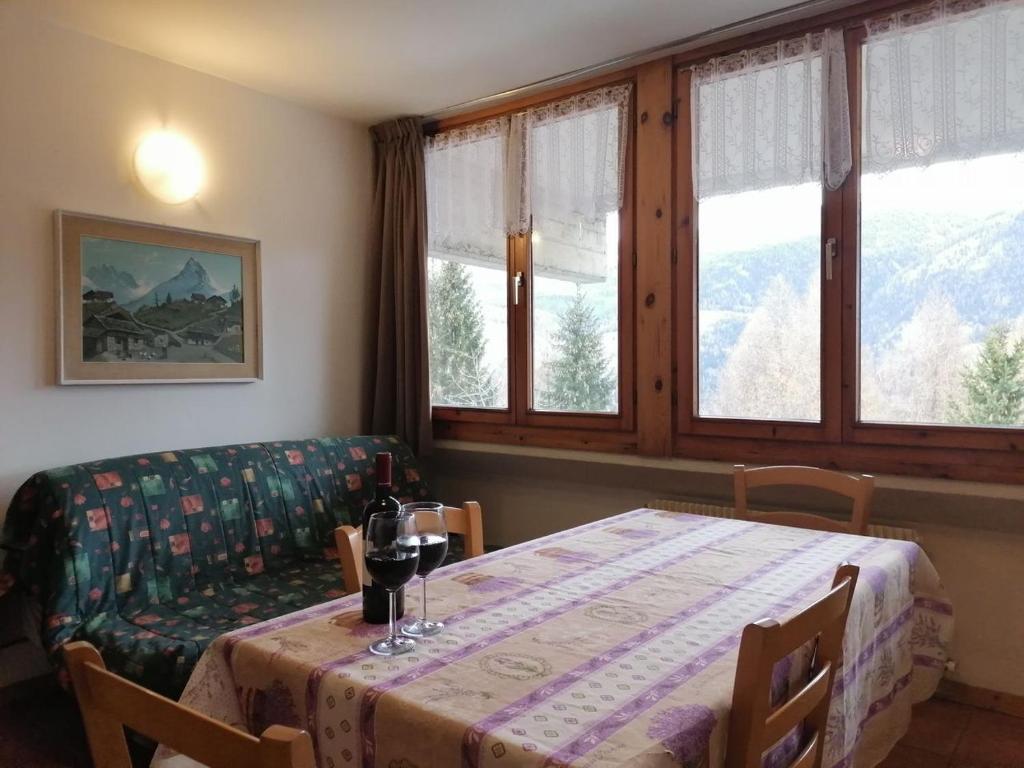 Nespecifikovaný výhled na hory nebo výhled na hory při pohledu z aparthotelu