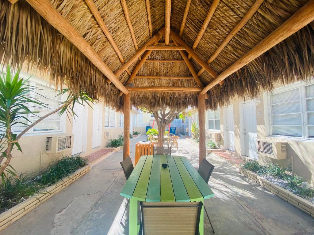 Fotografie z fotogalerie ubytování St Maurice Beach Inn v destinaci Hollywood