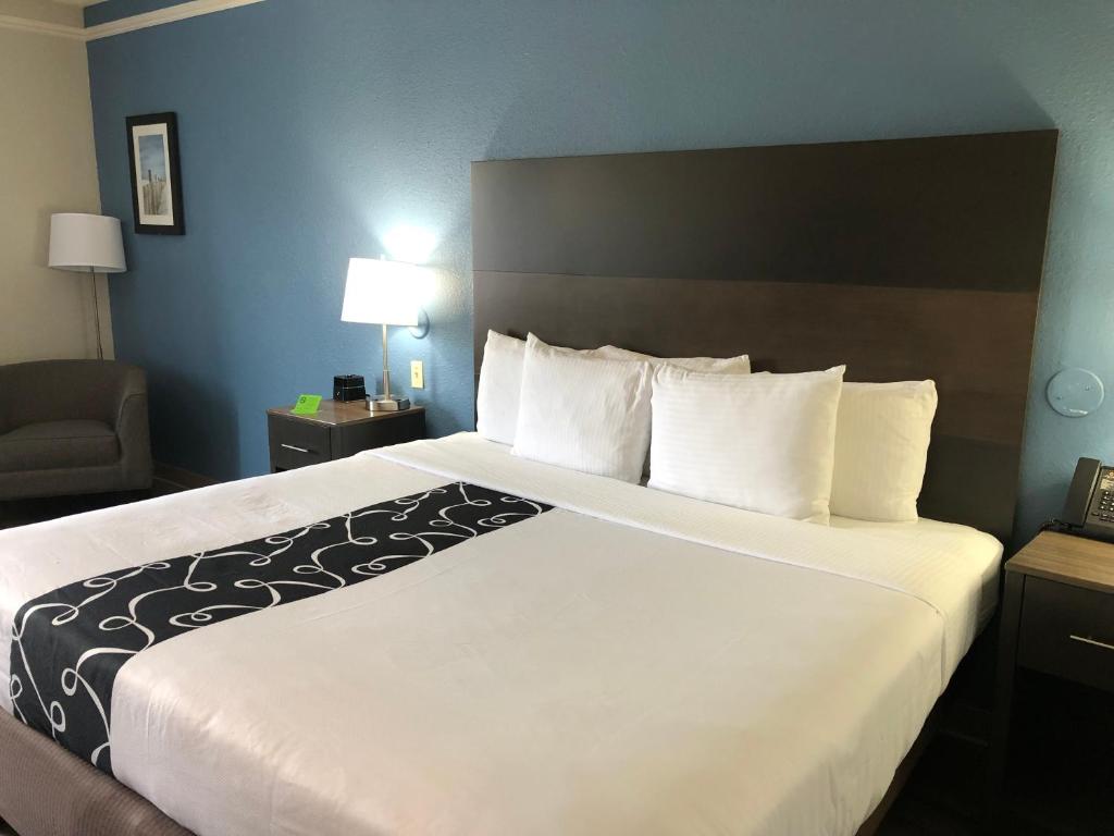 La Quinta by Wyndham PCB Coastal Palms - 