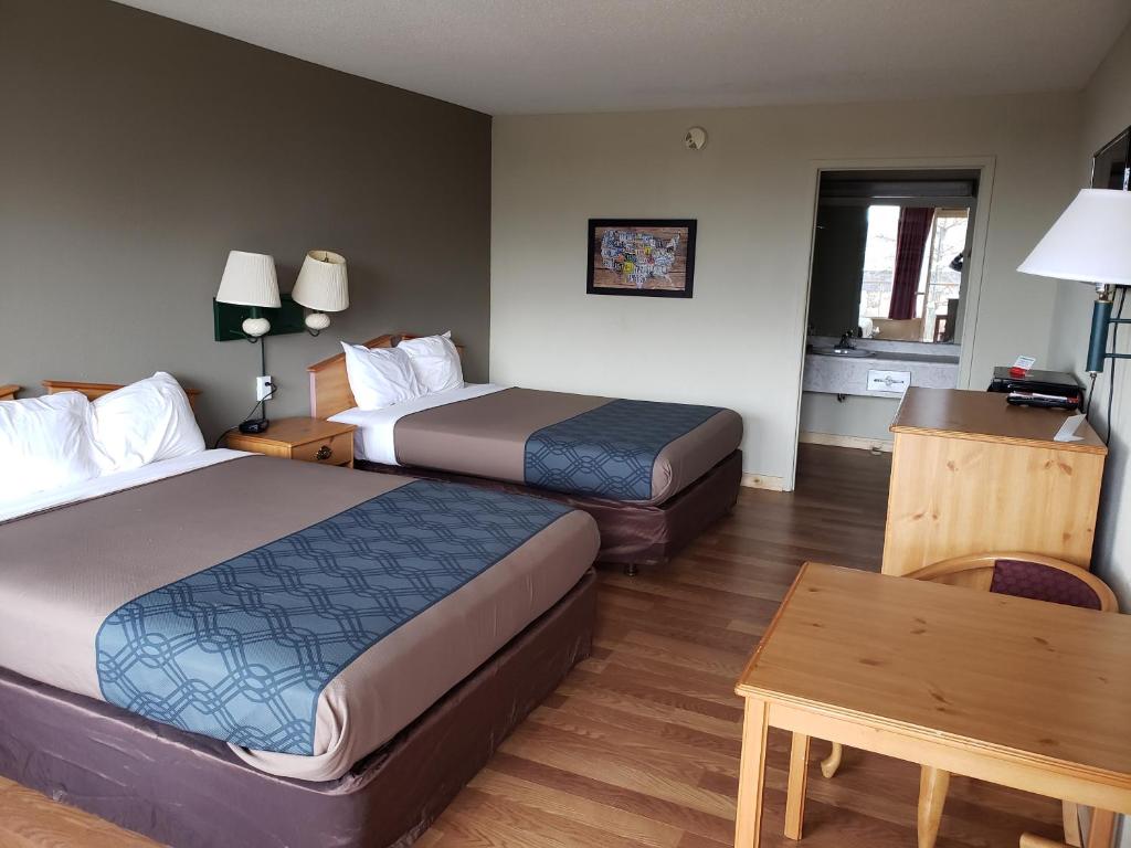 Mountain Home Inn - Chambre Queen Avec Deux Lits Queen - Fumer