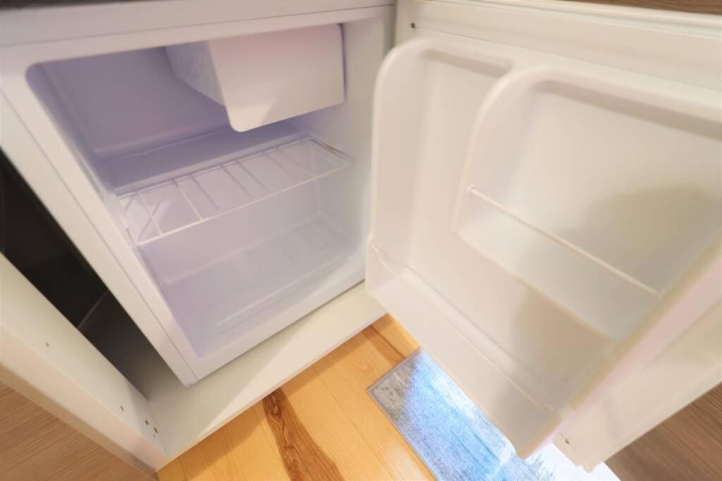 Room Emma,between bus and train station,Netflix,speed Wi-Fi - 7