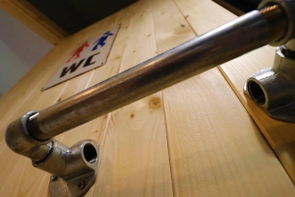 Room Emma,between bus and train station,Netflix,speed Wi-Fi - 14