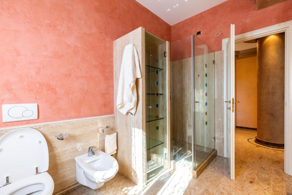 A bathroom at Villa Agave