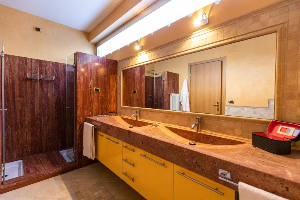 A bathroom at Villa Agave