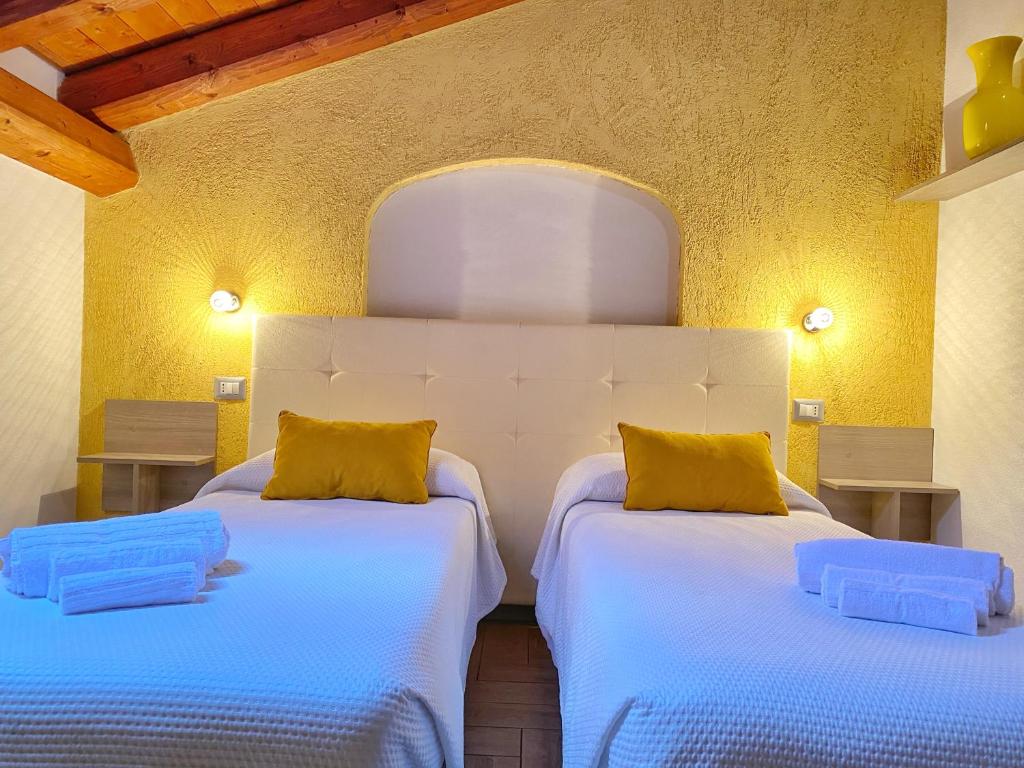 Gioia Guesthouse - Family Room With Private Bathroom