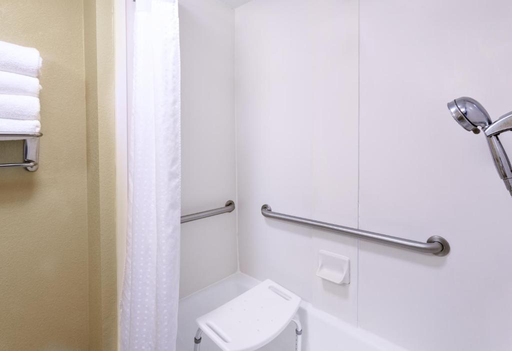 Holiday Inn Hotel & Suites Daytona Beach On The Ocean, an IHG Hotel - 