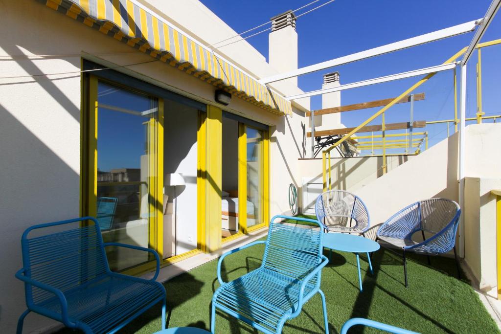 Balkón nebo terasa v ubytování Lagos del Castillo Atico Duplex con piscina privada by costablancarent