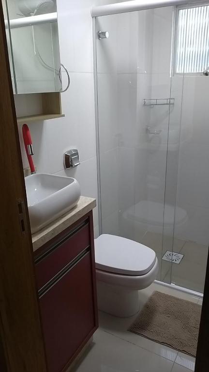  Ap 01 Dormitório - Balneário Camboriú - 04 pessoas - Ar-condicionado - Garagem privativa no prédio - A uma quadra da Roda Gigante BIG WHEEL Pé na areia - Wi-Fi free 100 Mega - Telecines - HBO - Top 10