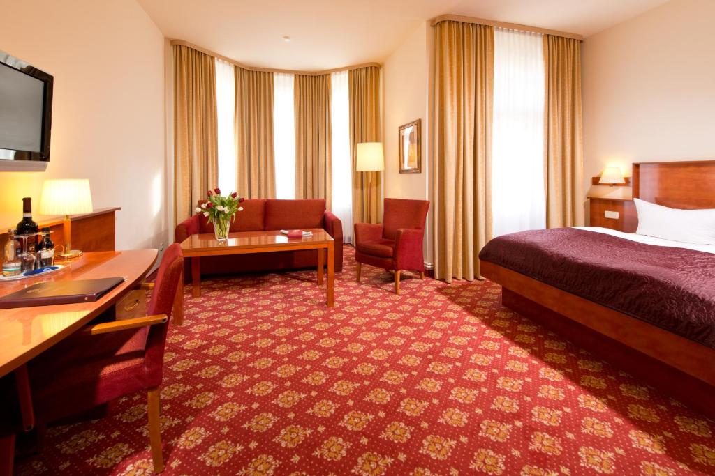 
Deluxe Apartment with Balcony
