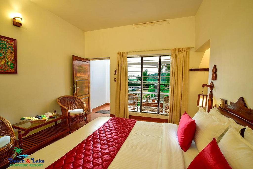 Beach and Lake Ayurvedic Resort, Kovalam - Stanza Deluxe - Aria Condizionata