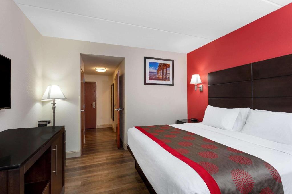 Ramada by Wyndham Panama City - Suite Con Cama Extragrande - No Fumadores