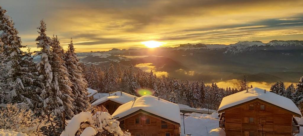 Gallery image of Appartement d&#39;une chambre avec vue sur la ville balcon et wifi a Chamrousse in Chamrousse