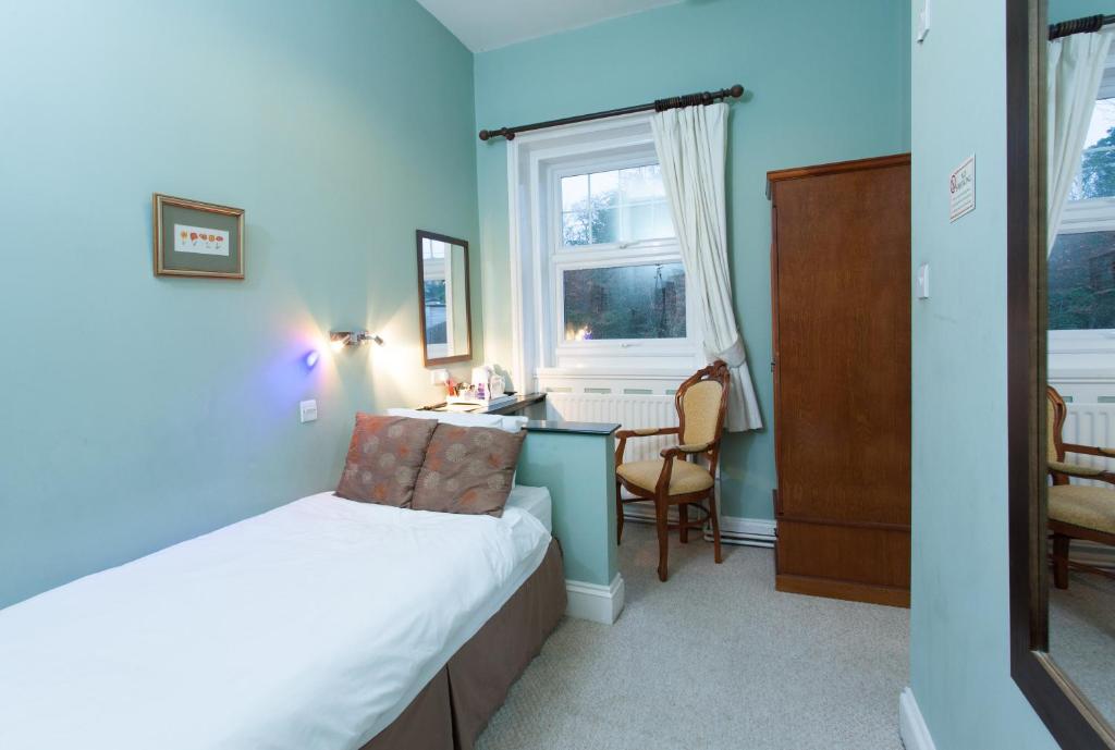 The Walnut Tree Inn - Single Room